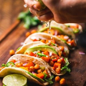 Wegańskie tacos z soczewicą i guacamole